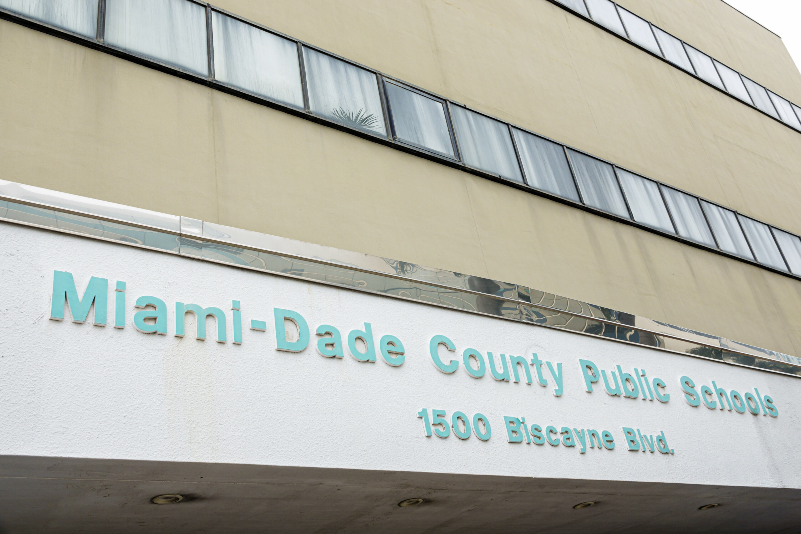 Miami-Dade school board approves calendars for - and 20-